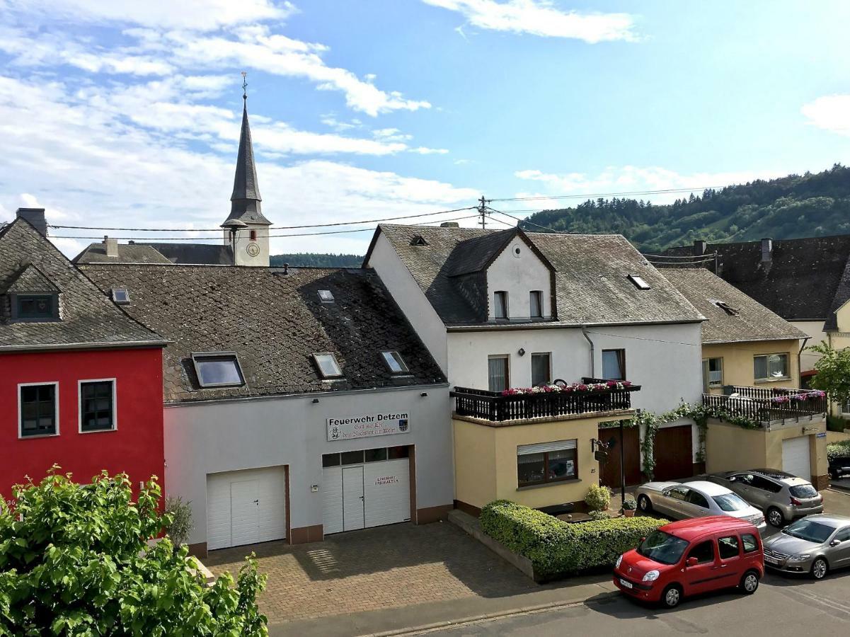 Gastehaus Hoffmann Acomodação com café da manhã Farschweiler Exterior foto